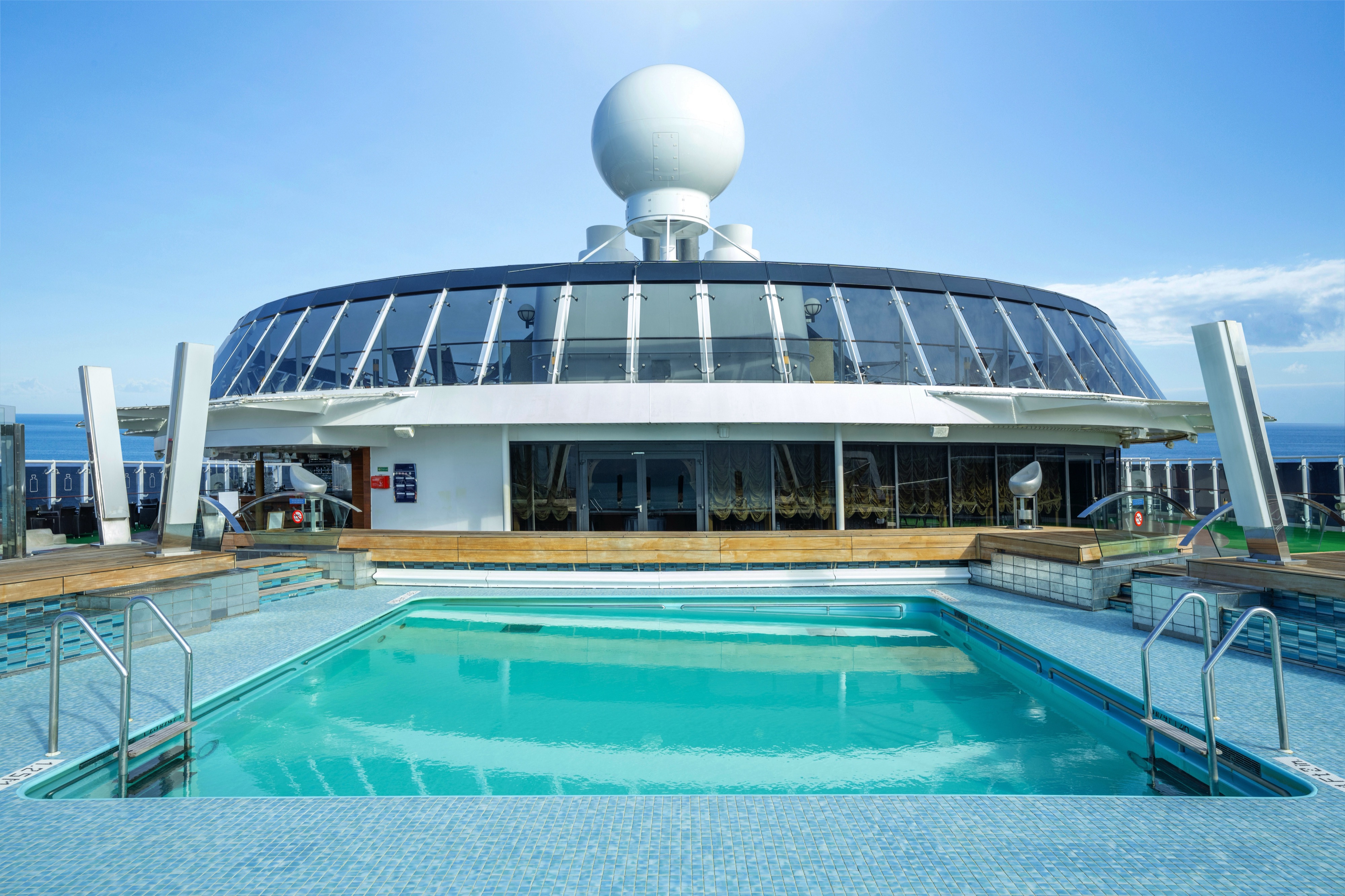 MSC Divina - The Garden Pool